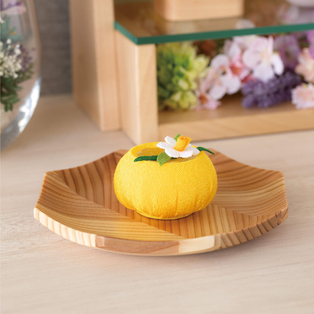 お供え皿】杉・矢羽材八角皿 SB35 – 祈り百貨店