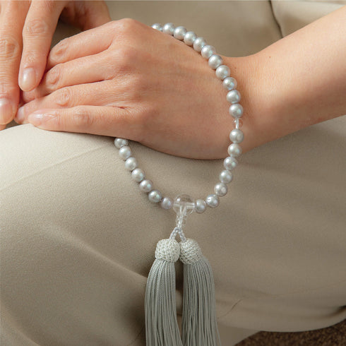 【念珠】グレー淡水真珠 片手8mm 水晶仕立 本絹頭房 SN004