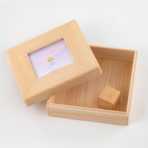 【ミニ骨壷・その他】こゆりシリーズ 想い出箱 200角 T003