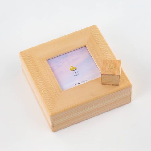 【ミニ骨壷・その他】こゆりシリーズ 想い出箱 200角 T003